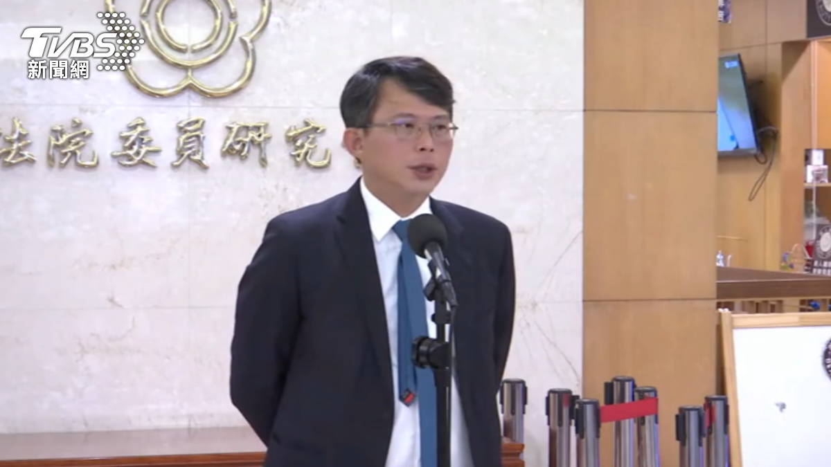 訪美閃避民眾黨假帳風暴? 黃國昌:見縫插針大可不必