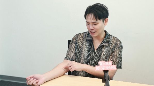 盧學叡透過刺青來提醒自己繼續努力。(圖/黃城碩攝)