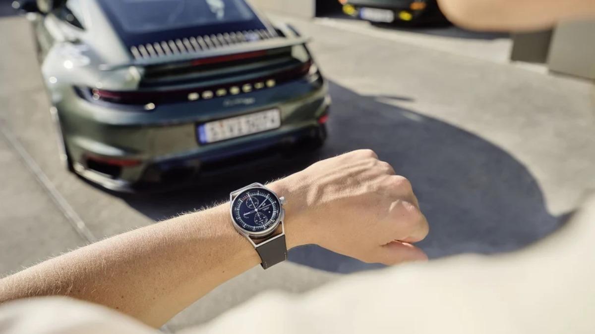 訂購911 Turbo 50 Years車主同時可以擁有專屬設計的計時腕錶。(圖/Porsche)