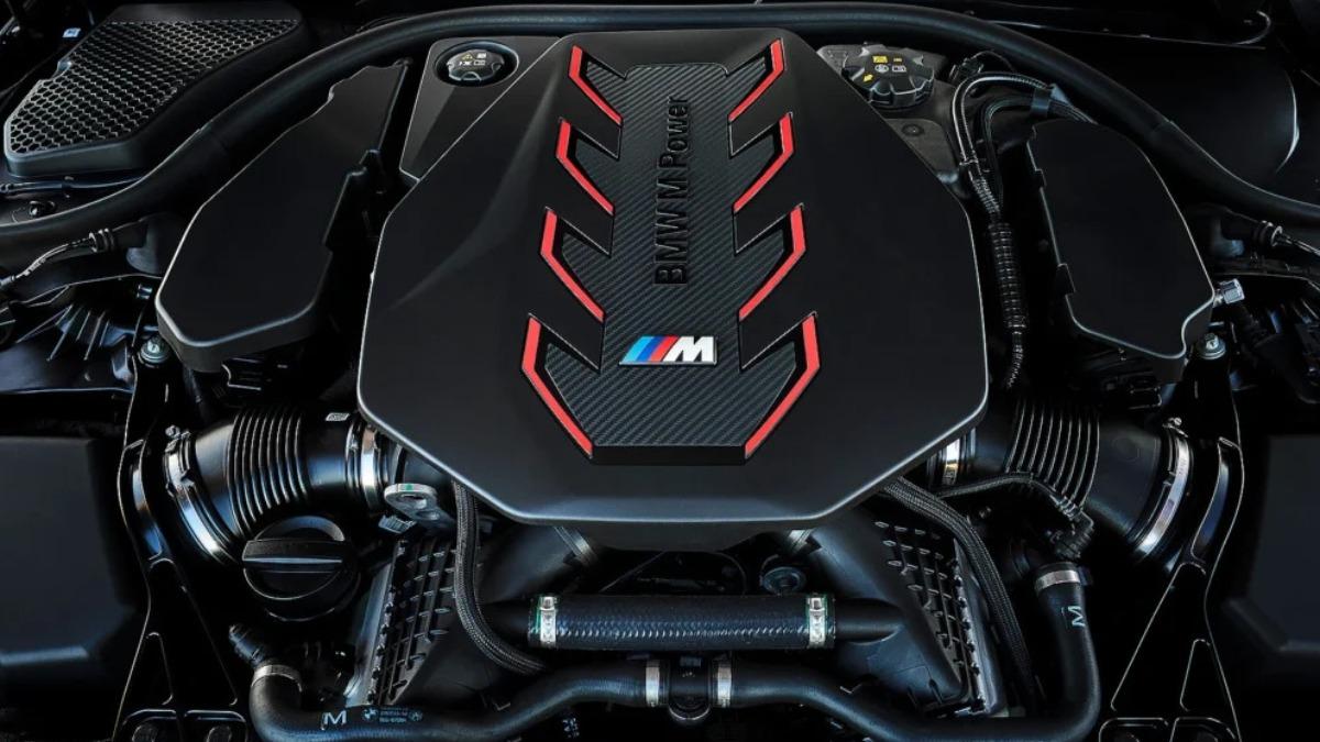 M5 Touring搭載具有727匹馬力輸出的M Hybrid插電式油電複合動力系統。（圖／BMW）