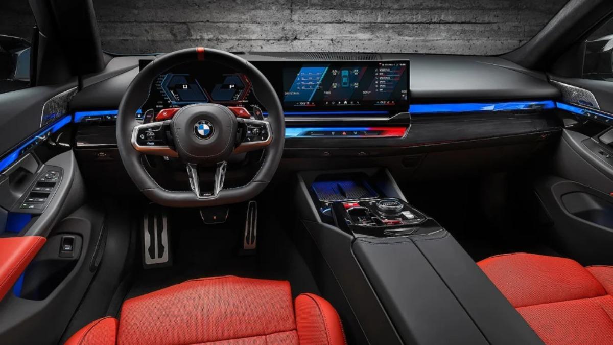 M5 Touring於現行5系列數位座艙中加入更多運動個性。（圖／BMW）