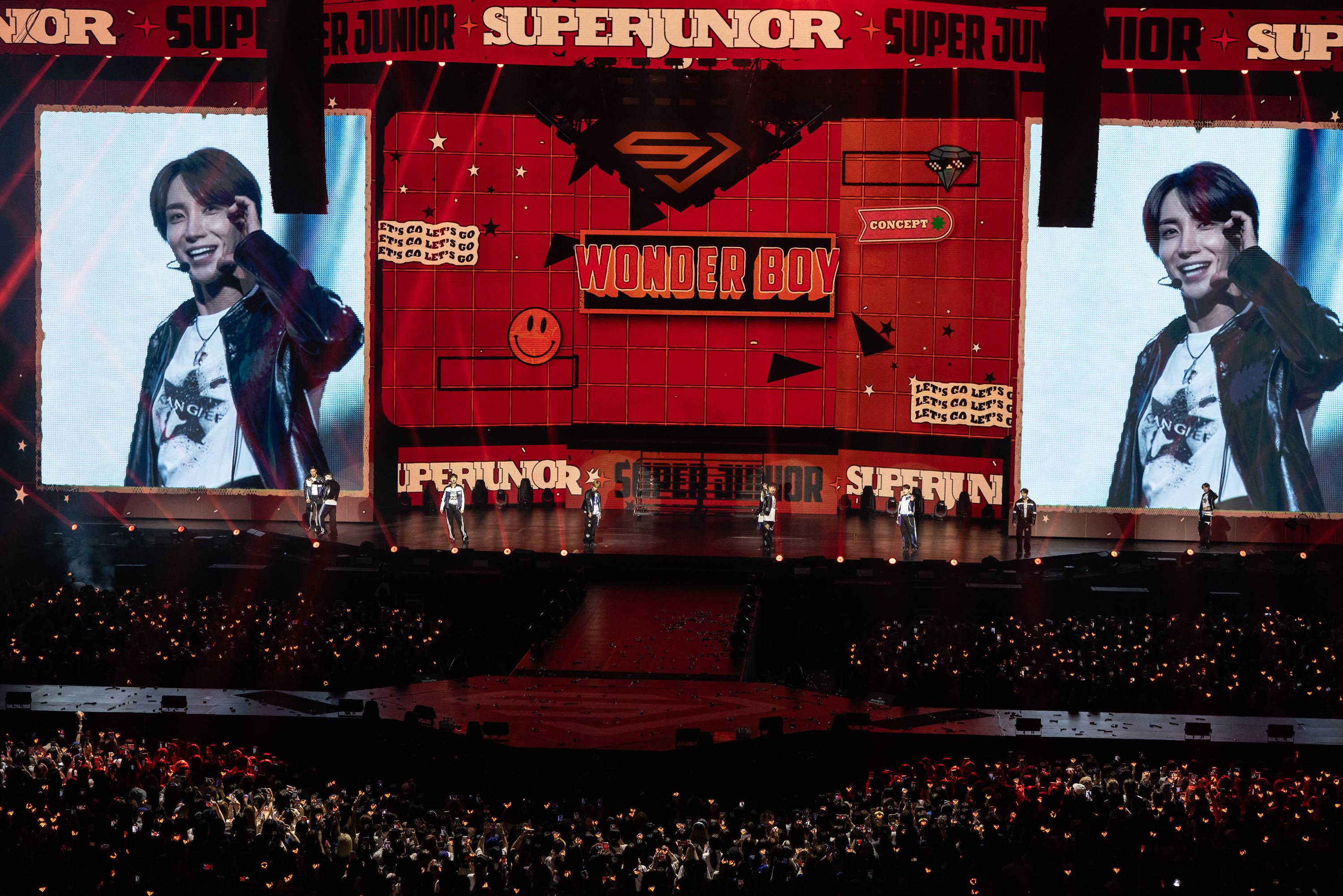 雖然地震嚇到Super Junior,但他們仍努力帶來最棒演出。(圖/讀者提供)