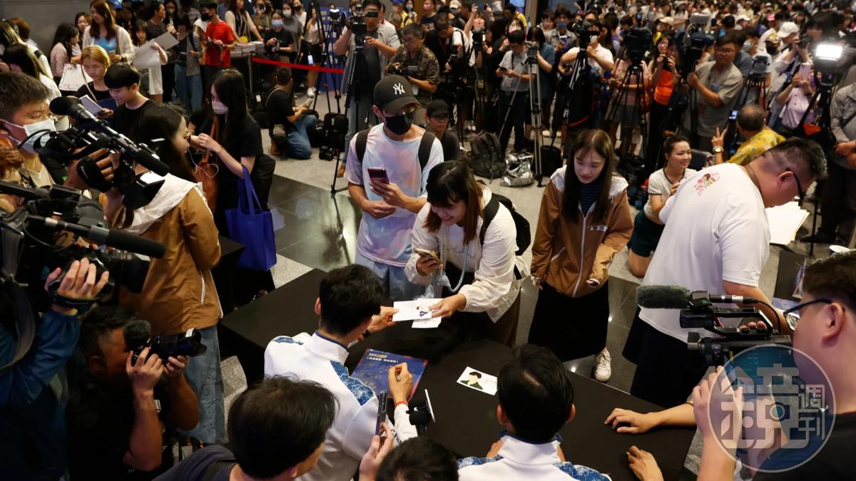 林郁婷簽名照遭「開價1500元」! 全網怒檢舉