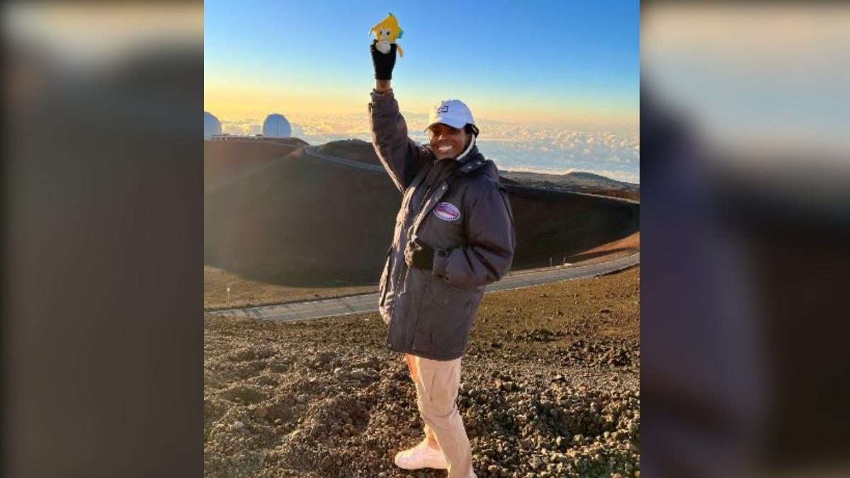 壯舉!寶可夢玩家登毛納基火山抓「異色基拉祈」 官方驚呼大讚