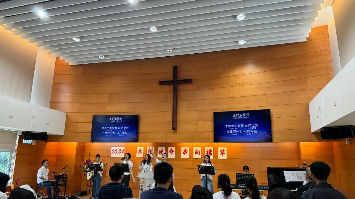始源分享去東湖某教會做禮拜的照片。(圖/翻攝自X)