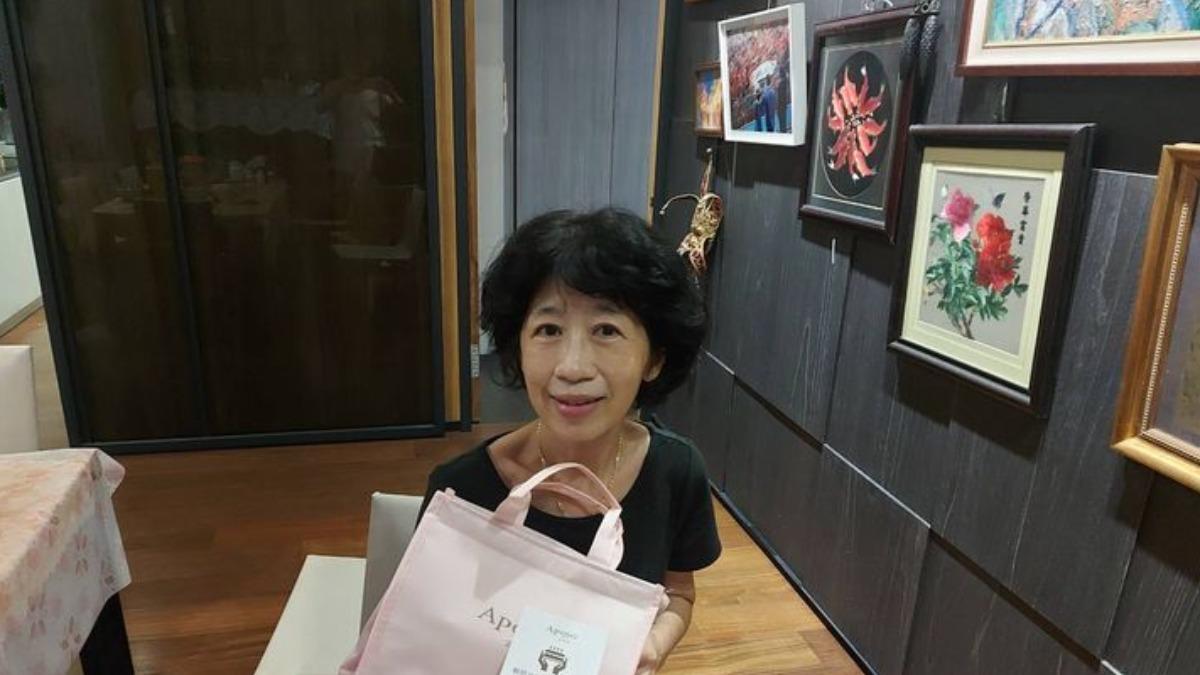 陳佩琪生日意外撞鬼?眼尖網友揪鏡中「詭異裸男」...竟是柯文哲