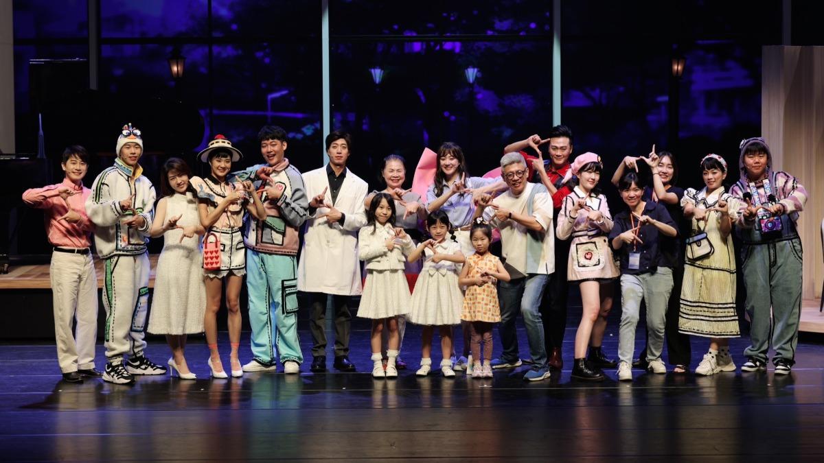 林俊逸演出舞台劇《腦內失控的iTunes》最終場,飾演萬人迷創作型歌手「洛宇」一角 。(圖/媒體棧提供)