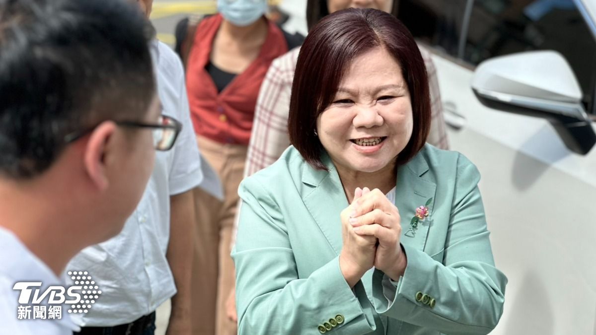 許銘春來到高雄市交通運輸總工會拜訪。（圖／TVBS）