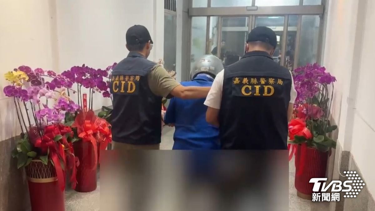 老翁訊後依殺人、槍砲罪嫌報請嘉義地檢署指揮偵辦。(圖/TVBS)
