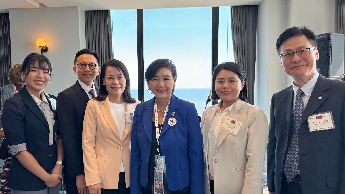 民主黨全代會登場！拜登力挺賀錦麗　國民黨：華麗轉身獲滿堂采