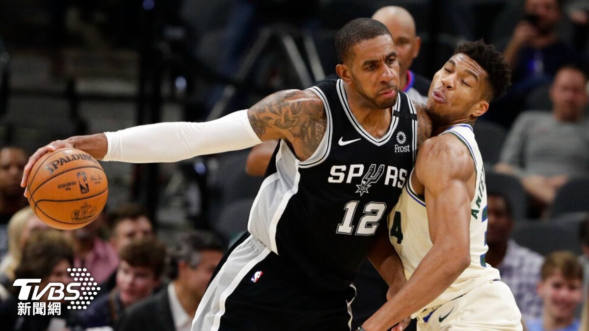 阿德雷奇的背框單打與中距離跳投,曾是NBA相當難解的進攻武器。(圖/達志影像美聯社)