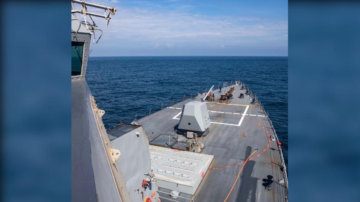 見美驅逐艦強生號穿越台海　共軍不甘示弱嗆：已全程跟監