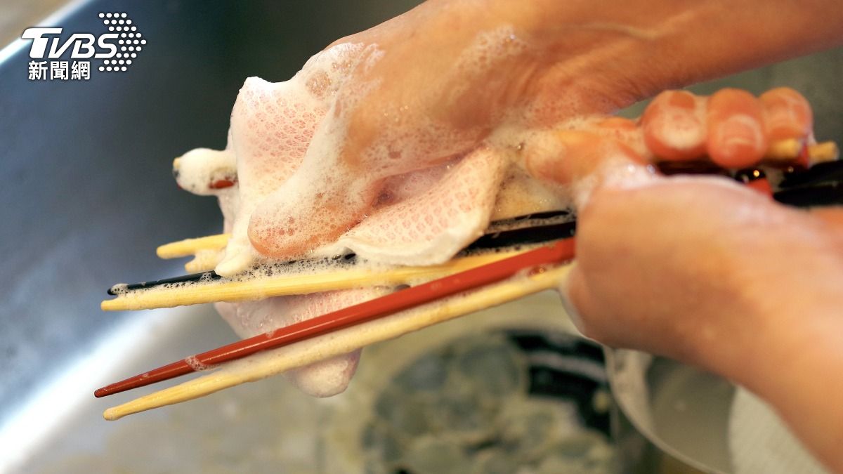 筷子整把洗「恐害罹癌」?毒素重創肝臟 醫嘆:少量就致命