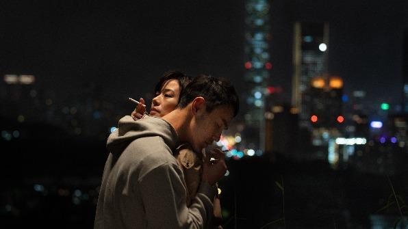 阮經天、林嘉欣在《愛情城事》演出單元《病源》。(圖/華映提供)