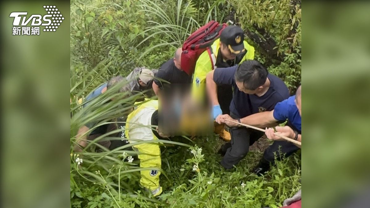 新北夫妻出遊遇憾事！7旬翁爬邊坡找空拍機　疑失足送醫不治