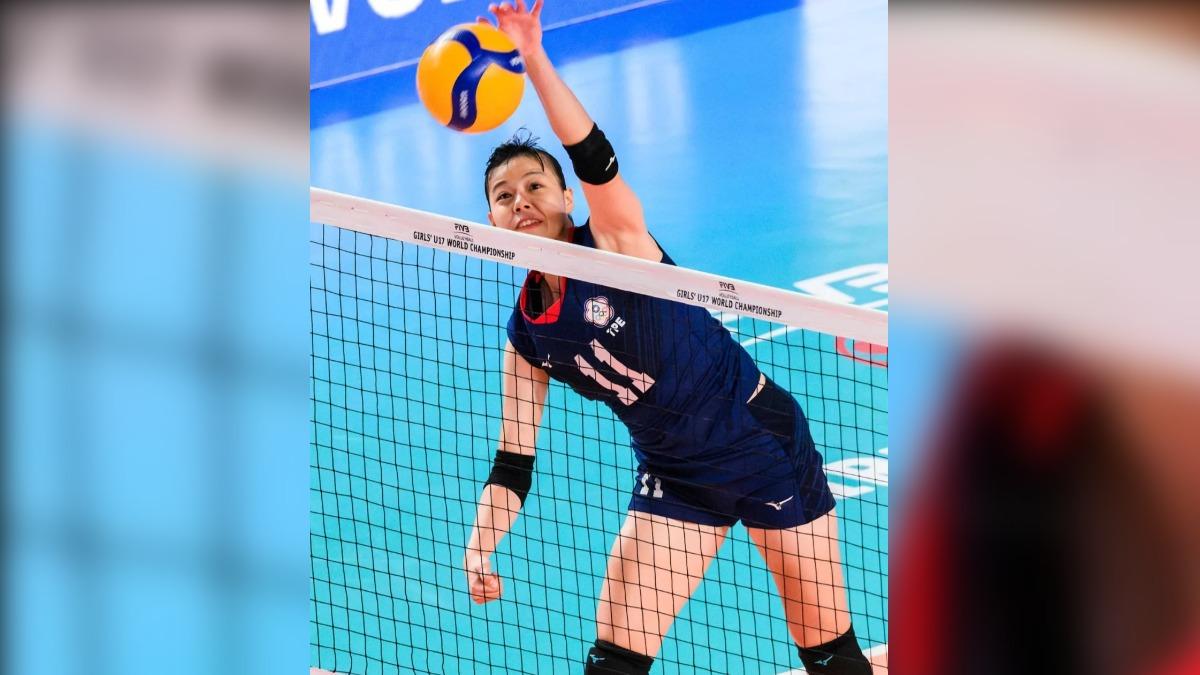 中華U17女排在世錦賽八強逆轉巴西獲勝，圖為11號、來自雲林建國國中的許甄軒。（圖／翻攝自Volleyball World）