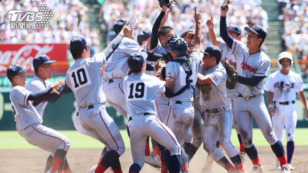 創日史首次!159人韓僑高中「京都國際」奪甲子園冠軍