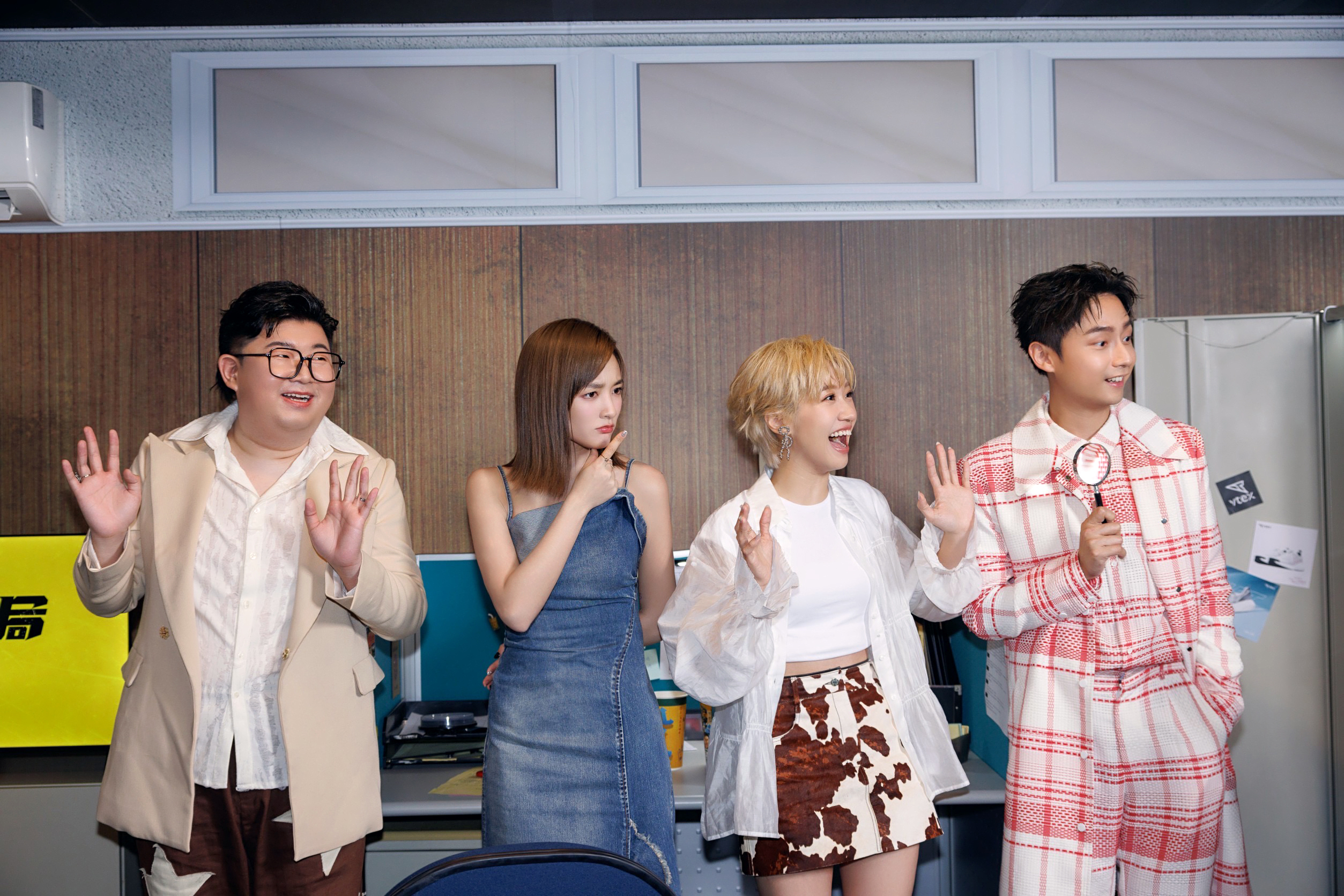 陳彥佐（左起）、王淨、Lulu黃路梓茵、林鶴軒。（圖／Netflix提供）