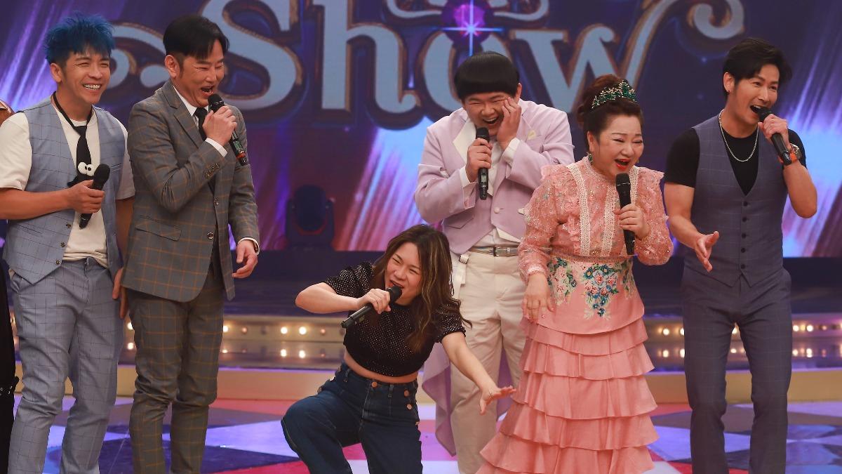 符瓊音在節目中嚇到站不好。(圖/民視提供)