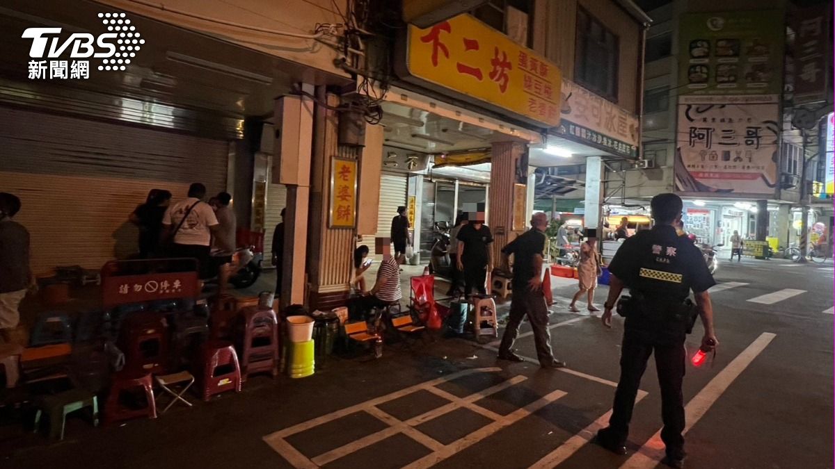蛋黃酥之亂!不二坊椅子部隊綿延500米 市長開炮:麻煩製造者