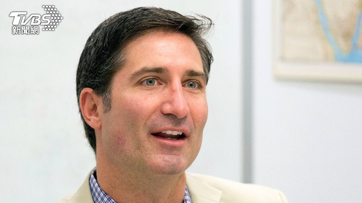 星巴克新執行長可搭「公司專機通勤」 網諷:我用紙吸管他上班搭機