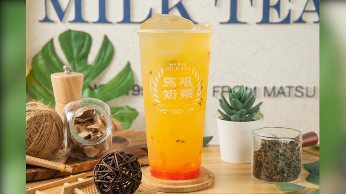 「百香特調海燕窩」(上款)是夏日水果系必喝飲品。(圖/馬祖奶茶)