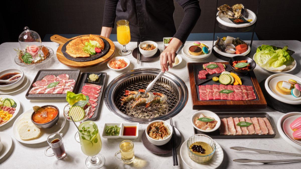 森森燒肉點套餐送伊比利黑豚霜降。(圖/森森燒肉)