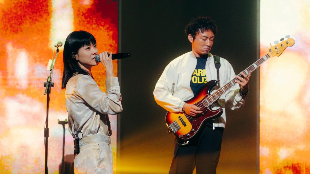金曲歌后曹雅雯(左)力挺拍謝少年。(圖/(海口味有限公司提供)
