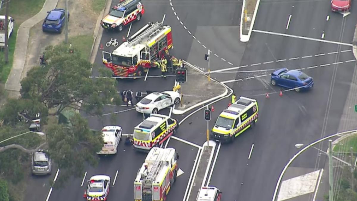 快訊/澳洲雪梨爆持刀刺人男子還開車衝撞 警察在內共4人受傷