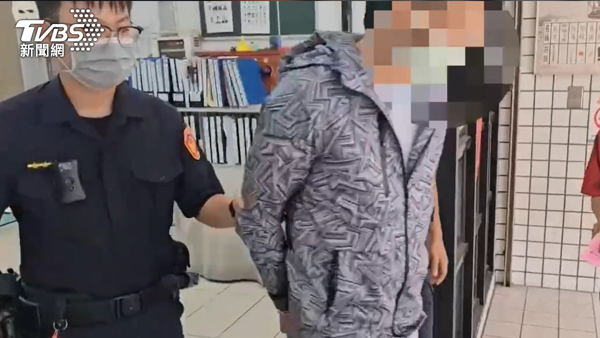 警方將詐團車手移送法辦。（圖／TVBS）