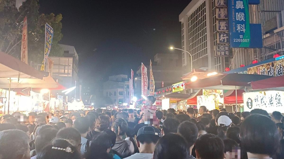 限時3天夜市「人潮擠爆」!居民驚:被推著走 狠甩墾丁大街
