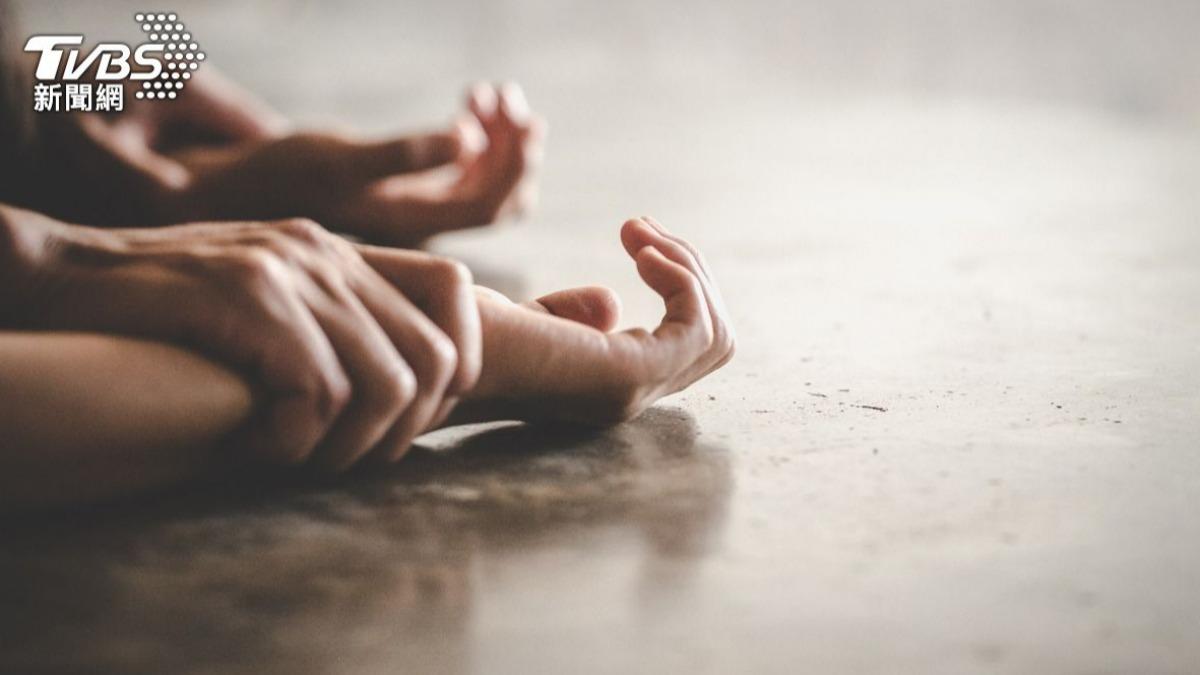 拍女僕萌照竟遭「繩縛」!攝影師性侵16歲女模 下場慘曝