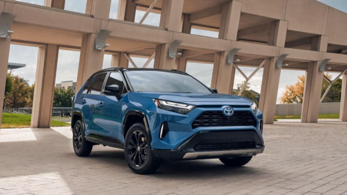 燃油車掰了?傳北美RAV4、Corolla「剩油電版」 將全力發展電車