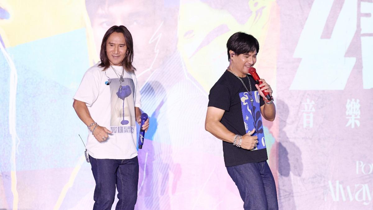 動力火車俏皮跳起三振舞。(圖/華研國際提供)