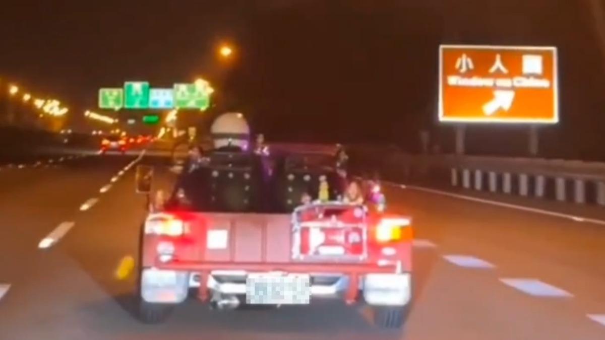 國道驚見「跑跑卡丁車」?監理站:奧斯汀吉普車上路沒問題