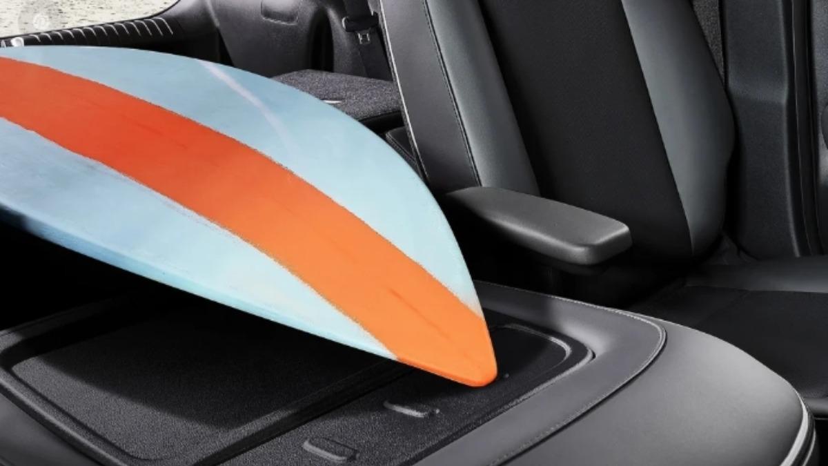 可以向前翻折的前乘客座椅仍是Casper車內標配。(圖/Hyundai提供)