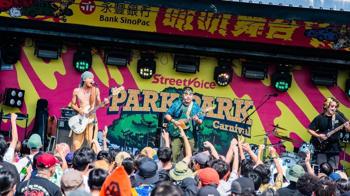 餵飽豬以〈宿醉〉開場。(圖/街聲StreetVoice提供)