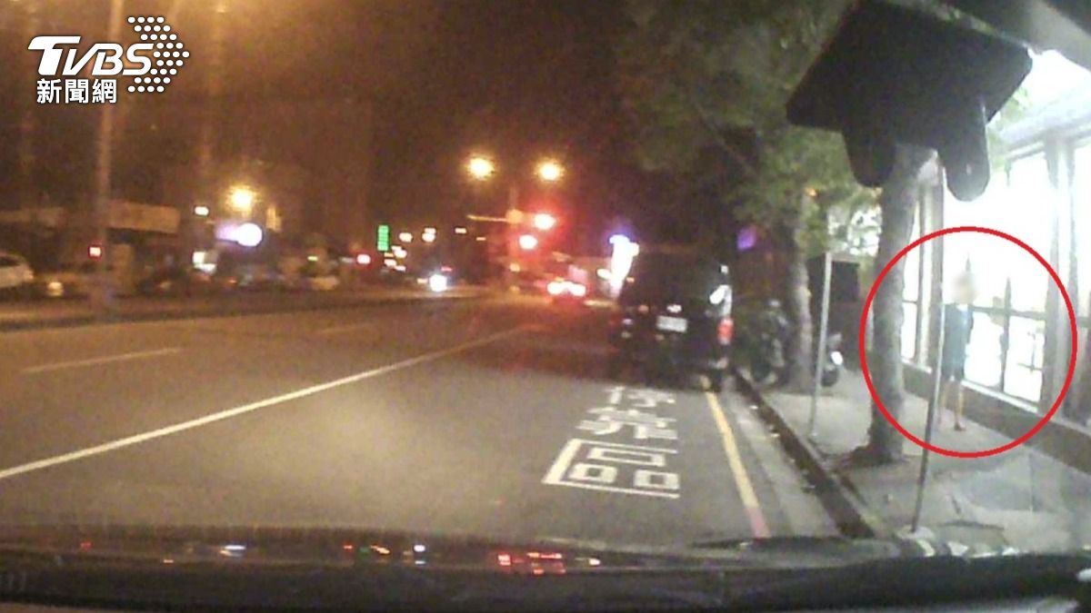 為這零食吵翻!台中兒怨「不買給我」 深夜竄街頭賭氣躲爸4小時