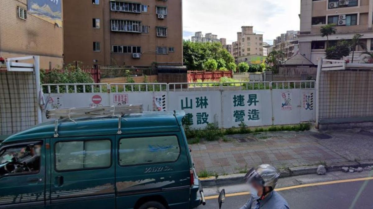 建商留下空地跑路了。（圖／翻攝自Google Map）