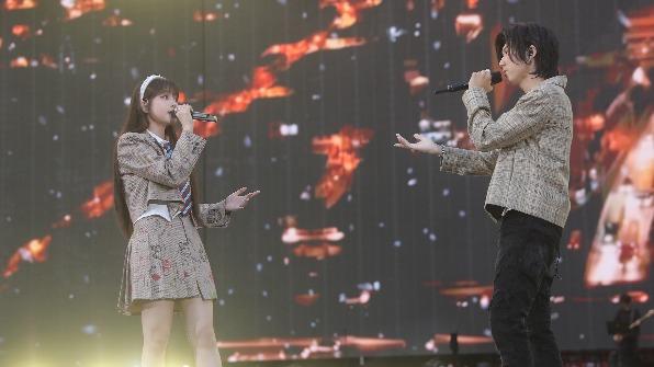 黃霆睿和琳誼曾在五月天演唱會上搶先演唱新歌。(圖/相映音樂提供)