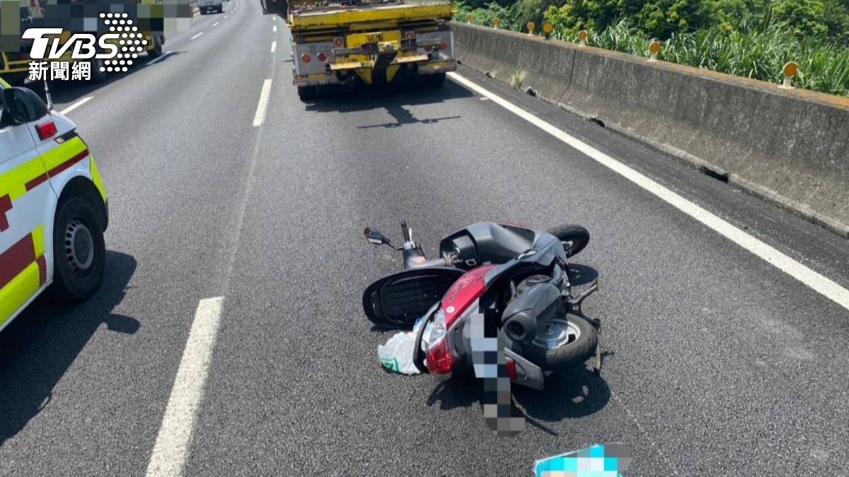 苗栗三寶騎二輪闖國1!撞小貨車「全身擦傷」 釀回堵3公里