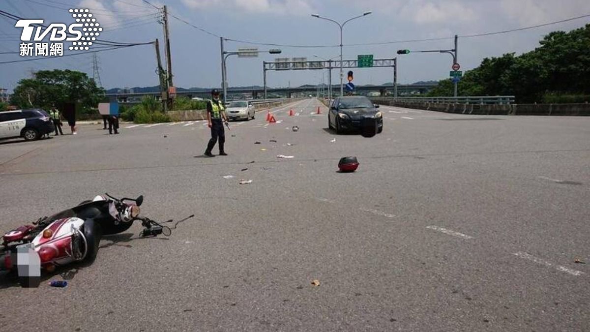 有片/騎士鬼切遭撞飛「頭胸重創亡」 18歲男偷開哥車無照肇事