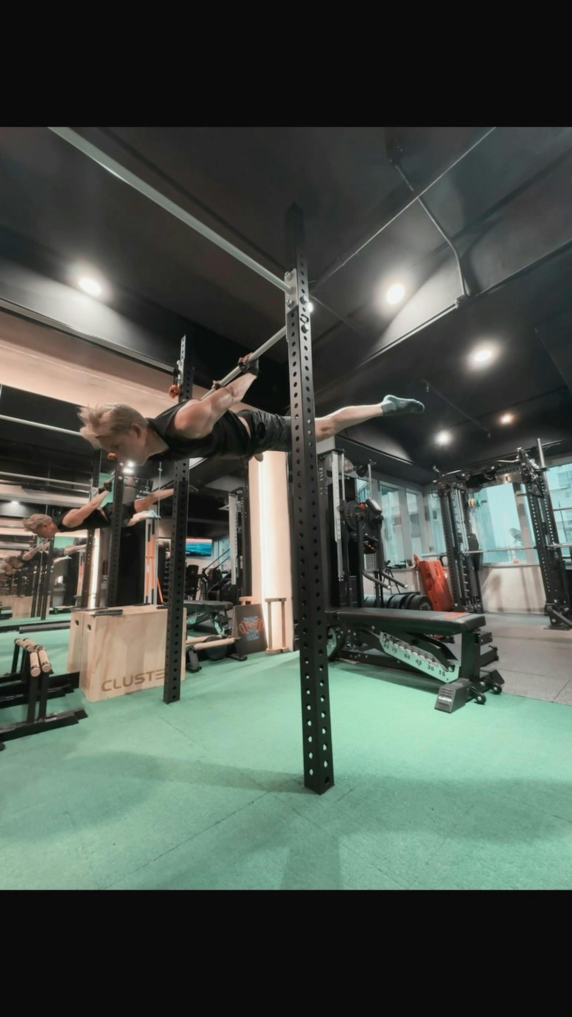 關智斌一向有健身習慣。(圖/翻攝自@kennyjr IG)