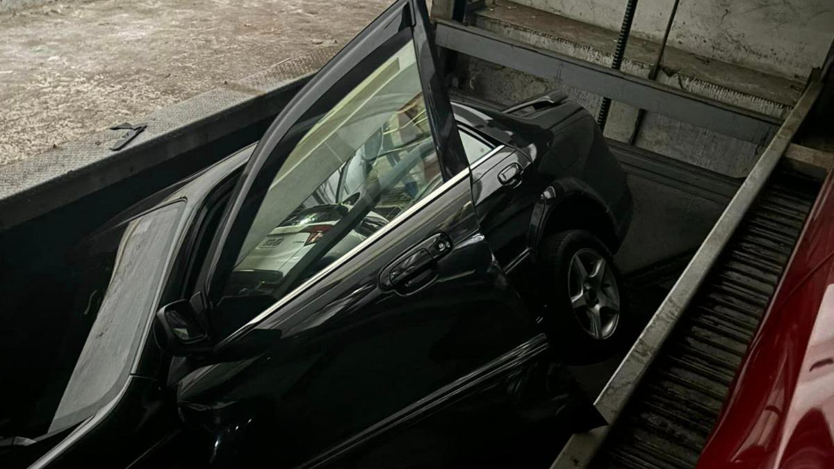 剛停好機械車位！台南莽駕駛「按下啟動鍵」　她和狗卡車內