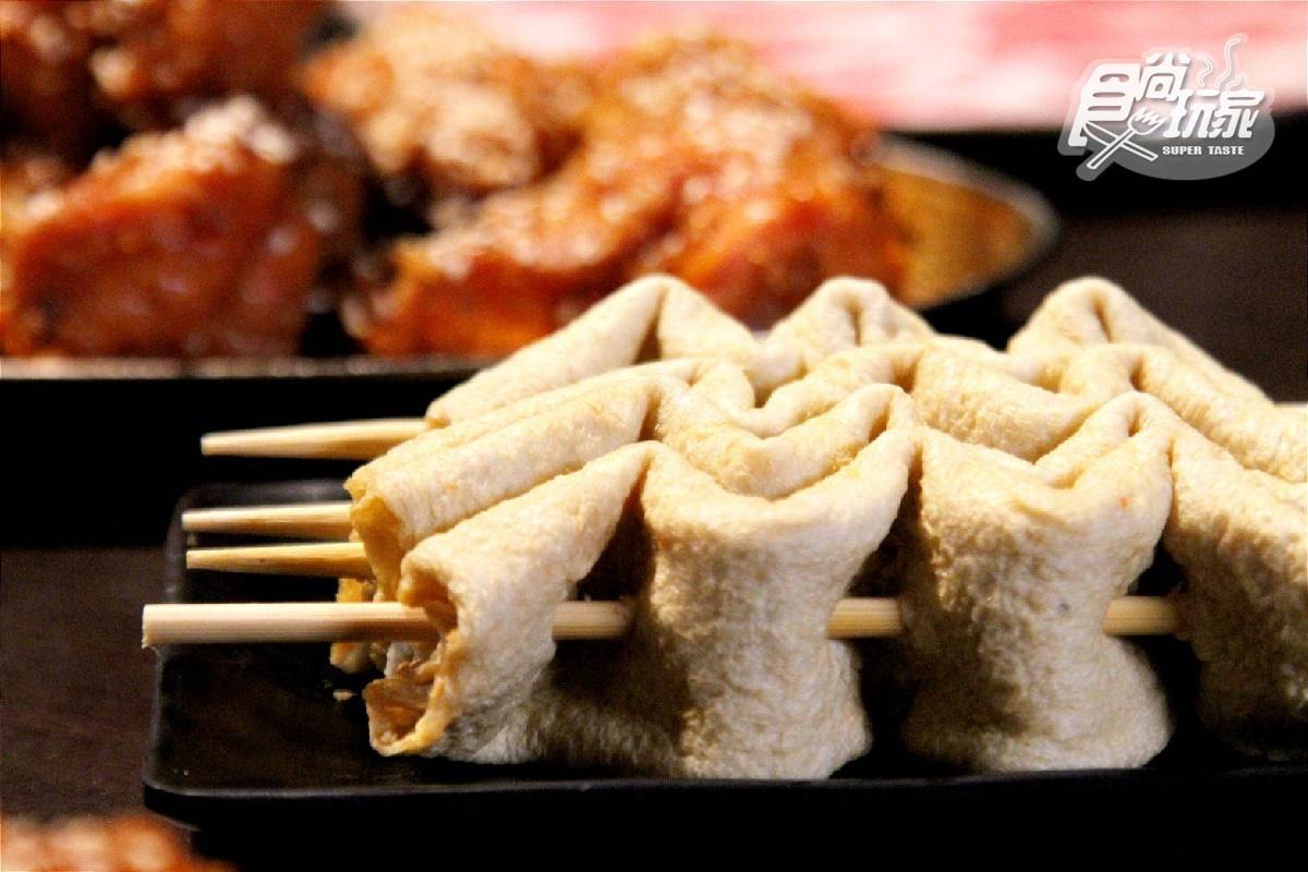韓式魚板串(120元起)也是必點的鍋物配料。(圖/食尚玩家)
