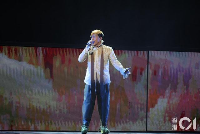 郭富城演唱會有很多華麗的舞台服裝。（圖／香港01）