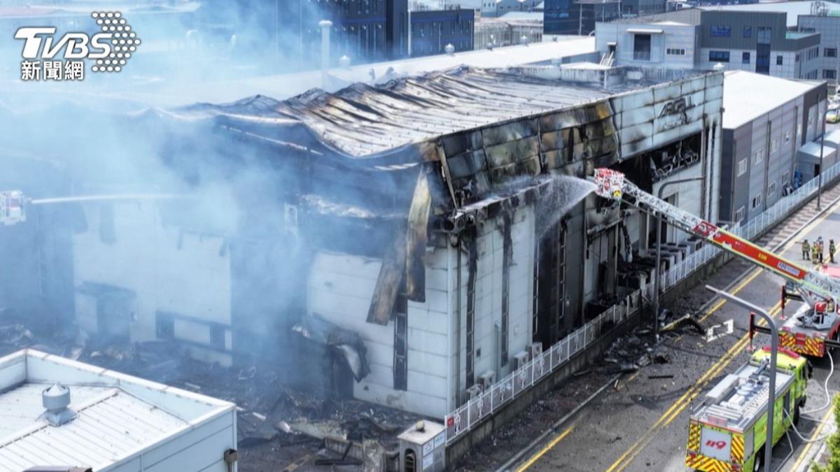 南韓一座鋰電池工廠6月火災，造成23名員工死亡，包含多位來自中國的朝鮮族移工。（圖／達志影像美聯社）