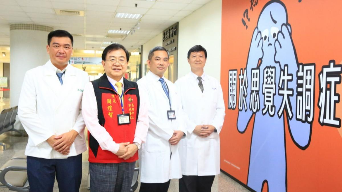 凱旋醫院醫療團隊,左起為許兆瑋醫師、周煌智院長、鄭塏達主任、黃敏偉副院長。(圖/凱旋醫院提供)