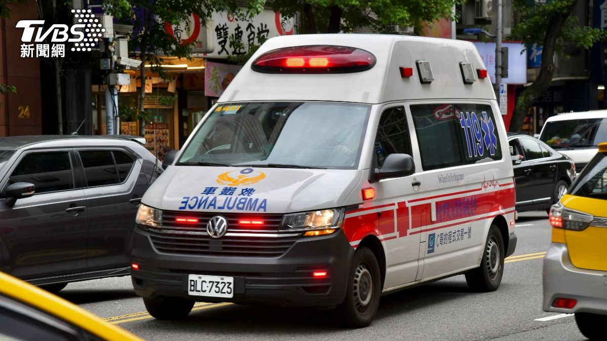 快訊/跟女友分手!15歲少年傳訊給同學訴苦 下秒墜7樓送醫