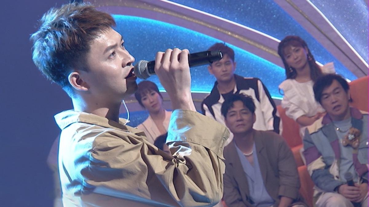 李子森被康康大讚唱得比原唱好。(圖/中視提供)